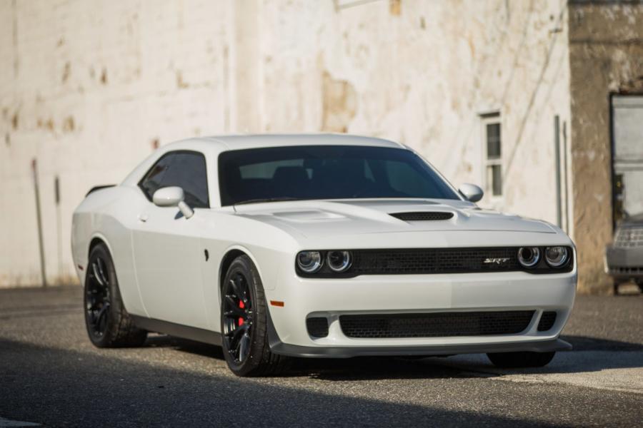  Dodge Challenger SRT Hellcat 2016 года  (фото 1 из 73)